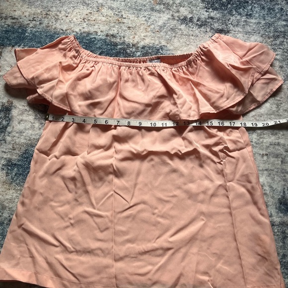 NWT Peach Off-Shoulder Ruffle Top - Picture 2 of 8